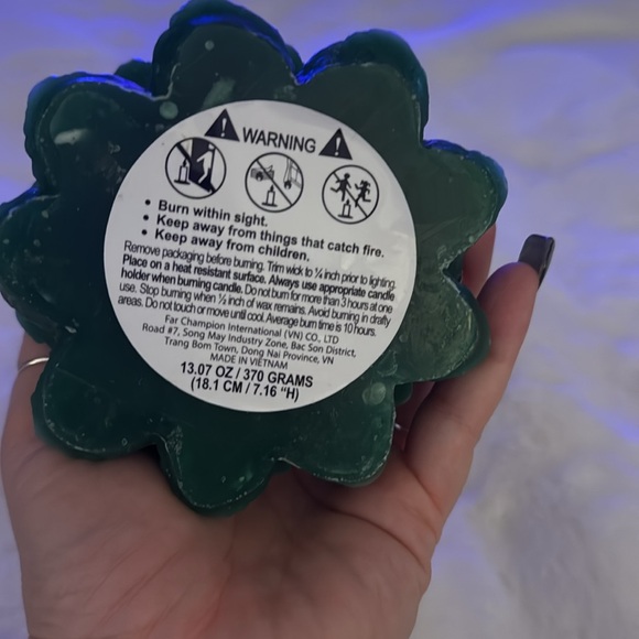 Pink bow Christmas Tree Candle - Picture 4 of 6